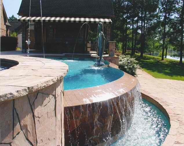 Negative Edge Pool and Spa with Deck Jet and Spillover